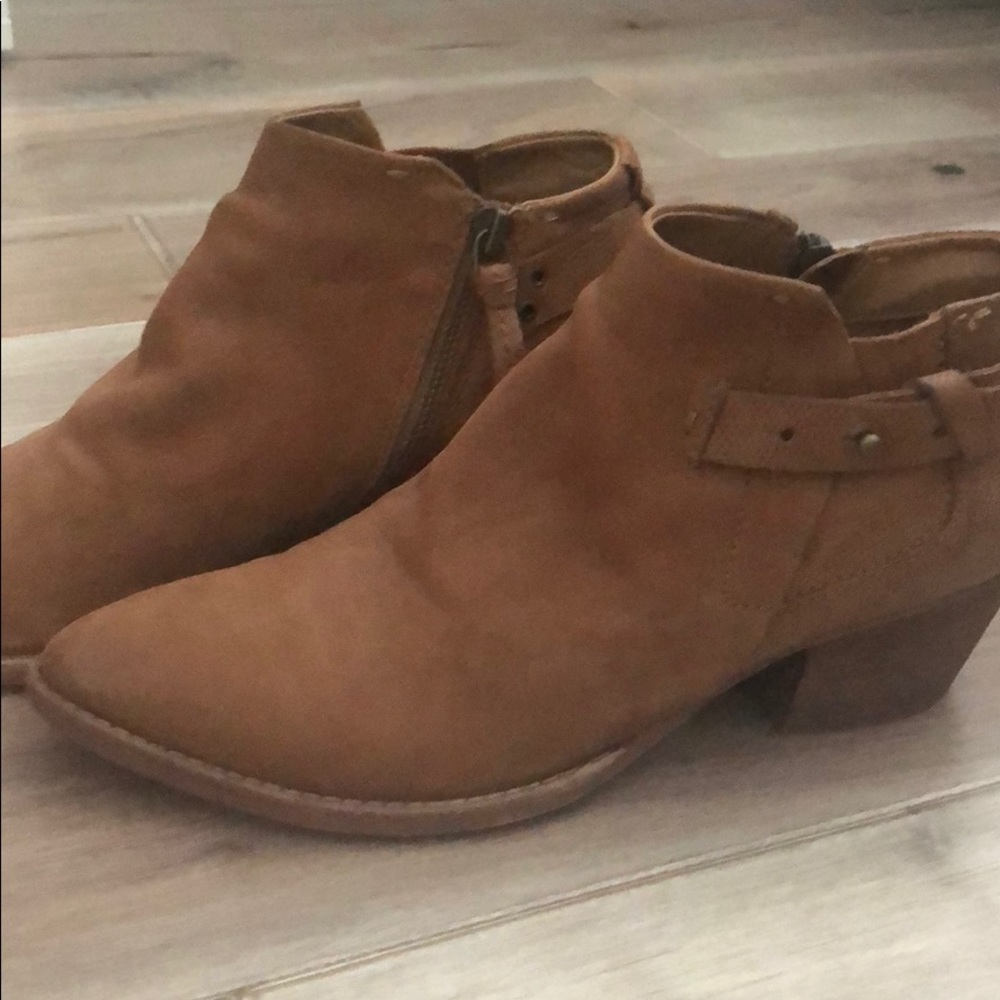 Dolce Vita Booties!